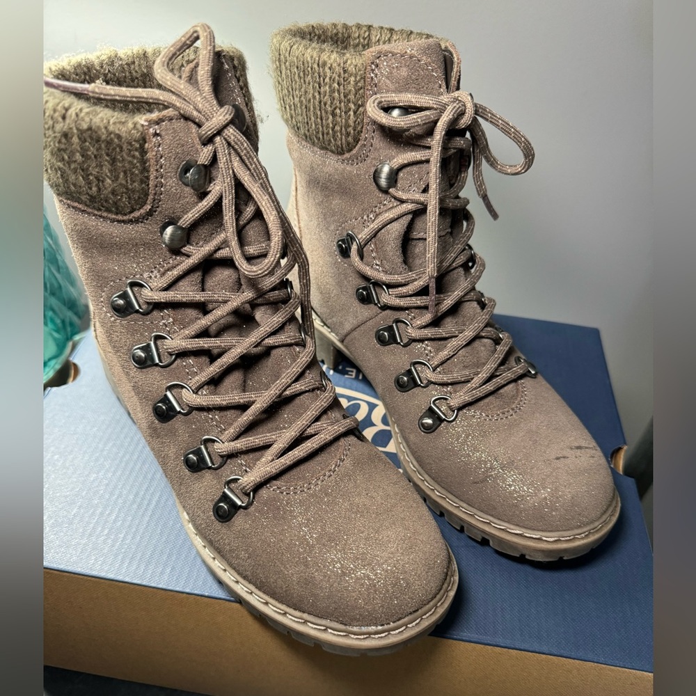 Bass boots